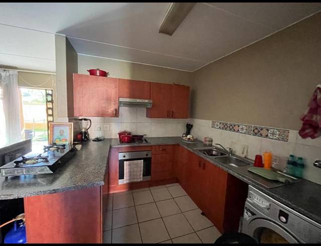 2 BEDROOM APARTMENT FOR SALE IN COMET